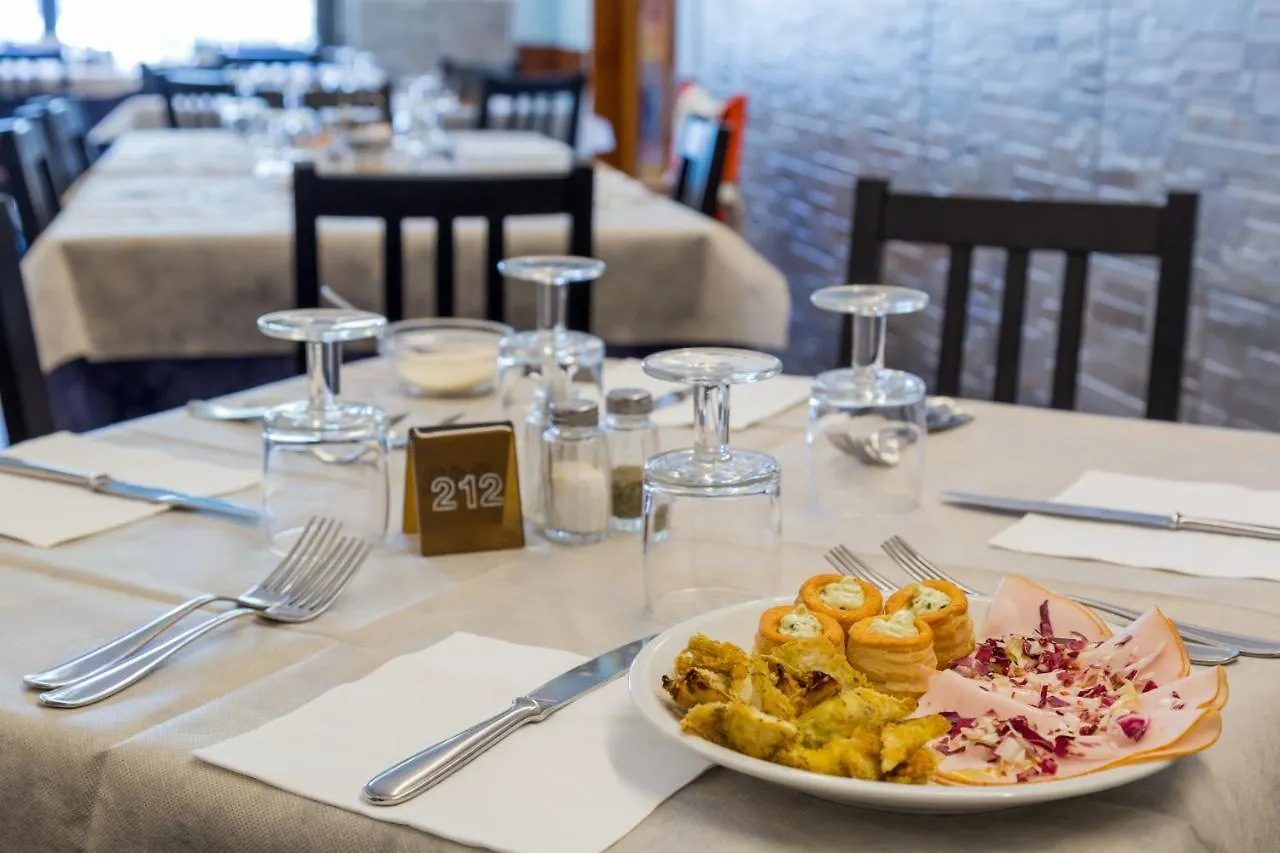 Hotel Maris Stella Riccione 2*,  Italien